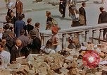 Immagine di Ingresso della metropolitana Berlino Germania, 1945, secondo 43 filmato di repertorio 65675053362
