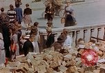 Immagine di Ingresso della metropolitana Berlino Germania, 1945, secondo 49 filmato di repertorio 65675053362