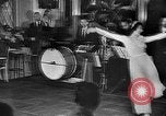 Image des activités récréatives Berlin Allemagne, 1945, de la seconde 52 séquences d'archives historiques vidéo 65675053376