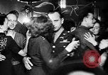 Image des activités récréatives Berlin Allemagne, 1945, de la seconde 61 séquences d'archives historiques vidéo 65675053376