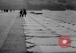 Standbild Floating Luft Streifen Vereinigtes Königreich, 1945, aus Sekunde 4 historischem Filmmaterial Videoclip 65675053379
