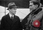 Standbild Floating Luft Streifen Vereinigtes Königreich, 1945, aus Sekunde 11 historischem Filmmaterial Videoclip 65675053379