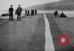 Standbild Floating Luft Streifen Vereinigtes Königreich, 1945, aus Sekunde 15 historischem Filmmaterial Videoclip 65675053379