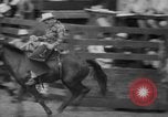 Standbild Rodeo Wettbewerb Huntsville Texas USA, 1945, aus Sekunde 19 historischem Filmmaterial Videoclip 65675053380