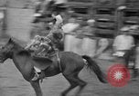 Standbild Rodeo Wettbewerb Huntsville Texas USA, 1945, aus Sekunde 20 historischem Filmmaterial Videoclip 65675053380