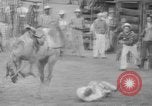 Standbild Rodeo Wettbewerb Huntsville Texas USA, 1945, aus Sekunde 38 historischem Filmmaterial Videoclip 65675053380