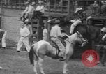 Standbild Rodeo Wettbewerb Huntsville Texas USA, 1945, aus Sekunde 40 historischem Filmmaterial Videoclip 65675053380