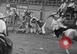Standbild Rodeo Wettbewerb Huntsville Texas USA, 1945, aus Sekunde 41 historischem Filmmaterial Videoclip 65675053380