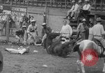 Standbild Rodeo Wettbewerb Huntsville Texas USA, 1945, aus Sekunde 42 historischem Filmmaterial Videoclip 65675053380