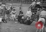 Standbild Rodeo Wettbewerb Huntsville Texas USA, 1945, aus Sekunde 43 historischem Filmmaterial Videoclip 65675053380