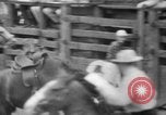 Standbild Rodeo Wettbewerb Huntsville Texas USA, 1945, aus Sekunde 52 historischem Filmmaterial Videoclip 65675053380