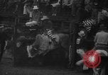 Standbild Rodeo Wettbewerb Huntsville Texas USA, 1945, aus Sekunde 53 historischem Filmmaterial Videoclip 65675053380