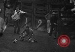 Standbild Rodeo Wettbewerb Huntsville Texas USA, 1945, aus Sekunde 56 historischem Filmmaterial Videoclip 65675053380