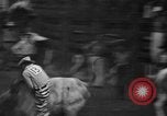 Standbild Rodeo Wettbewerb Huntsville Texas USA, 1945, aus Sekunde 57 historischem Filmmaterial Videoclip 65675053380