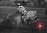 Standbild Rodeo Wettbewerb Huntsville Texas USA, 1945, aus Sekunde 59 historischem Filmmaterial Videoclip 65675053380