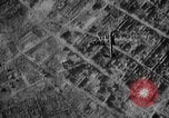 Standbild Intensive Bombardierung von Pforzheim Deutschland Pforzheim Deutschland, 1945, aus Sekunde 6 historischem Filmmaterial Videoclip 65675053382