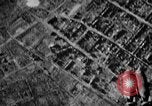 Standbild Intensive Bombardierung von Pforzheim Deutschland Pforzheim Deutschland, 1945, aus Sekunde 12 historischem Filmmaterial Videoclip 65675053382