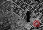 Standbild Intensive Bombardierung von Pforzheim Deutschland Pforzheim Deutschland, 1945, aus Sekunde 13 historischem Filmmaterial Videoclip 65675053382