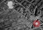 Standbild Intensive Bombardierung von Pforzheim Deutschland Pforzheim Deutschland, 1945, aus Sekunde 15 historischem Filmmaterial Videoclip 65675053382
