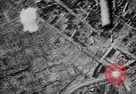 Standbild Intensive Bombardierung von Pforzheim Deutschland Pforzheim Deutschland, 1945, aus Sekunde 16 historischem Filmmaterial Videoclip 65675053382