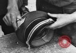 Standbild Deutsche Soldaten demobilisiert nach Übergabe Deutschland, 1945, aus Sekunde 36 historischem Filmmaterial Videoclip 65675053400