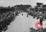 Standbild Deutsche Soldaten demobilisiert nach Übergabe Deutschland, 1945, aus Sekunde 40 historischem Filmmaterial Videoclip 65675053400