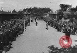 Standbild Deutsche Soldaten demobilisiert nach Übergabe Deutschland, 1945, aus Sekunde 41 historischem Filmmaterial Videoclip 65675053400