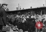 Standbild Deutsche Soldaten demobilisiert nach Übergabe Deutschland, 1945, aus Sekunde 47 historischem Filmmaterial Videoclip 65675053400