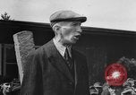 Standbild Deutsche Soldaten demobilisiert nach Übergabe Deutschland, 1945, aus Sekunde 50 historischem Filmmaterial Videoclip 65675053400
