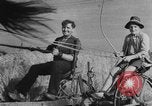 Standbild Deutsche Soldaten demobilisiert nach Übergabe Deutschland, 1945, aus Sekunde 55 historischem Filmmaterial Videoclip 65675053400