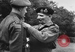 Standbild Feldmarschall Montgomery Oldenburg Deutschland, 1945, aus Sekunde 45 historischem Filmmaterial Videoclip 65675053403