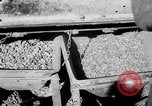 Standbild Straßenbau Deutschland, 1939, aus Sekunde 52 historischem Filmmaterial Videoclip 65675053411