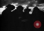Standbild deutsche Soldaten im Englischen Kanal, 1941, aus Sekunde 15 historischem Filmmaterial Videoclip 65675053413