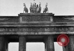 Standbild Adolf Hitler 55 Geburtstag Berlin Deutschland, 1944, aus Sekunde 12 historischem Filmmaterial Videoclip 65675053415