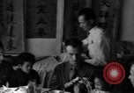 Standbild US-Armee Soldaten mit chinesischen Kinder China, 1943, aus Sekunde 46 historischem Filmmaterial Videoclip 65675053428