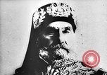 Image Funérailles de Ahmad II ibn Ali la Tunisie en Afrique du Nord, 1942, de la seconde 10 séquences d'archives historiques vidéo 65675053434