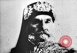 Image Funérailles de Ahmad II ibn Ali la Tunisie en Afrique du Nord, 1942, de la seconde 12 séquences d'archives historiques vidéo 65675053434
