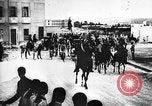 Image Funérailles de Ahmad II ibn Ali la Tunisie en Afrique du Nord, 1942, de la seconde 14 séquences d'archives historiques vidéo 65675053434
