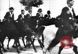 Image Funérailles de Ahmad II ibn Ali la Tunisie en Afrique du Nord, 1942, de la seconde 16 séquences d'archives historiques vidéo 65675053434