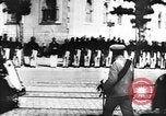 Image Funérailles de Ahmad II ibn Ali la Tunisie en Afrique du Nord, 1942, de la seconde 22 séquences d'archives historiques vidéo 65675053434