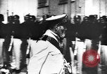 Image Funérailles de Ahmad II ibn Ali la Tunisie en Afrique du Nord, 1942, de la seconde 24 séquences d'archives historiques vidéo 65675053434