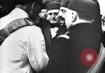 Image Funérailles de Ahmad II ibn Ali la Tunisie en Afrique du Nord, 1942, de la seconde 31 séquences d'archives historiques vidéo 65675053434