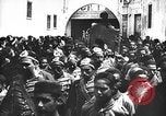 Image Funérailles de Ahmad II ibn Ali la Tunisie en Afrique du Nord, 1942, de la seconde 33 séquences d'archives historiques vidéo 65675053434