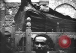 Image Funérailles de Ahmad II ibn Ali la Tunisie en Afrique du Nord, 1942, de la seconde 43 séquences d'archives historiques vidéo 65675053434