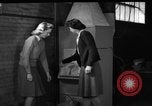 Immagine di Non fumogeno carbone forno United States USA, 1943, secondo 5 filmato di repertorio 65675053439
