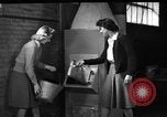 Immagine di Non fumogeno carbone forno United States USA, 1943, secondo 11 filmato di repertorio 65675053439