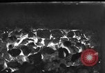 Immagine di Non fumogeno carbone forno United States USA, 1943, secondo 20 filmato di repertorio 65675053439
