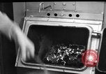 Immagine di Non fumogeno carbone forno United States USA, 1943, secondo 23 filmato di repertorio 65675053439