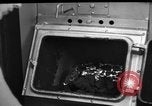 Immagine di Non fumogeno carbone forno United States USA, 1943, secondo 30 filmato di repertorio 65675053439