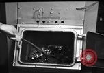 Immagine di Non fumogeno carbone forno United States USA, 1943, secondo 37 filmato di repertorio 65675053439